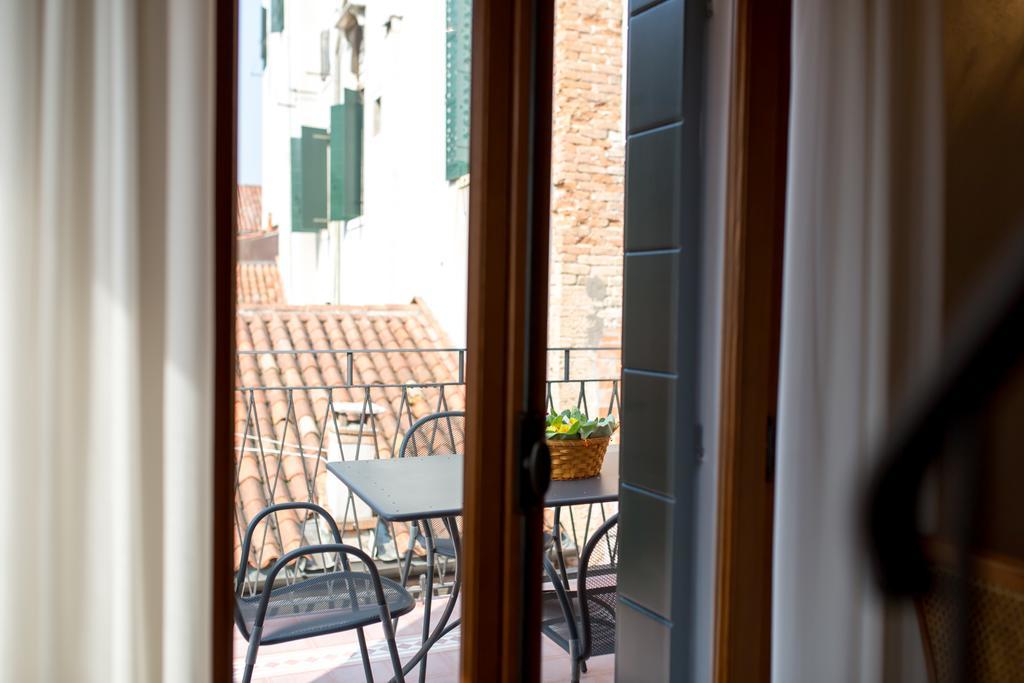 Ca Manzoni Apartment With Terrace Venice Exterior photo