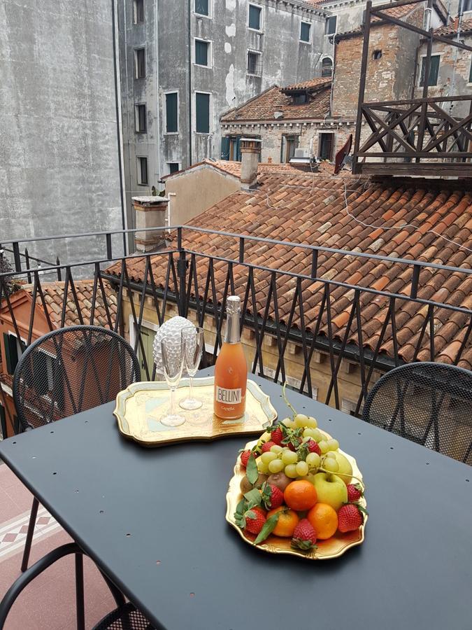 Ca Manzoni Apartment With Terrace Venice Exterior photo